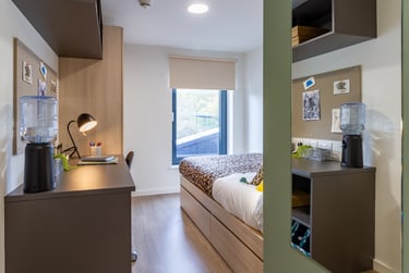 Bronze En Suite River view at Dun Holm House, Unit 8, The Riverwalk, City Centre, Durham, DH14SL - Image 2